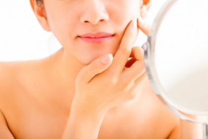 Pelle acneica: un aiuto dalle creme con vitamina A e acido glicirretico
