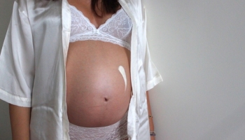Si può usare la crema viso in gravidanza?