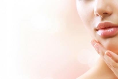 Screpolature delle labbra: come rimediare con una crema contorno labbra