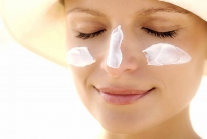 Crema solare viso per la pelle sensibile, cosa c'è da sapere?